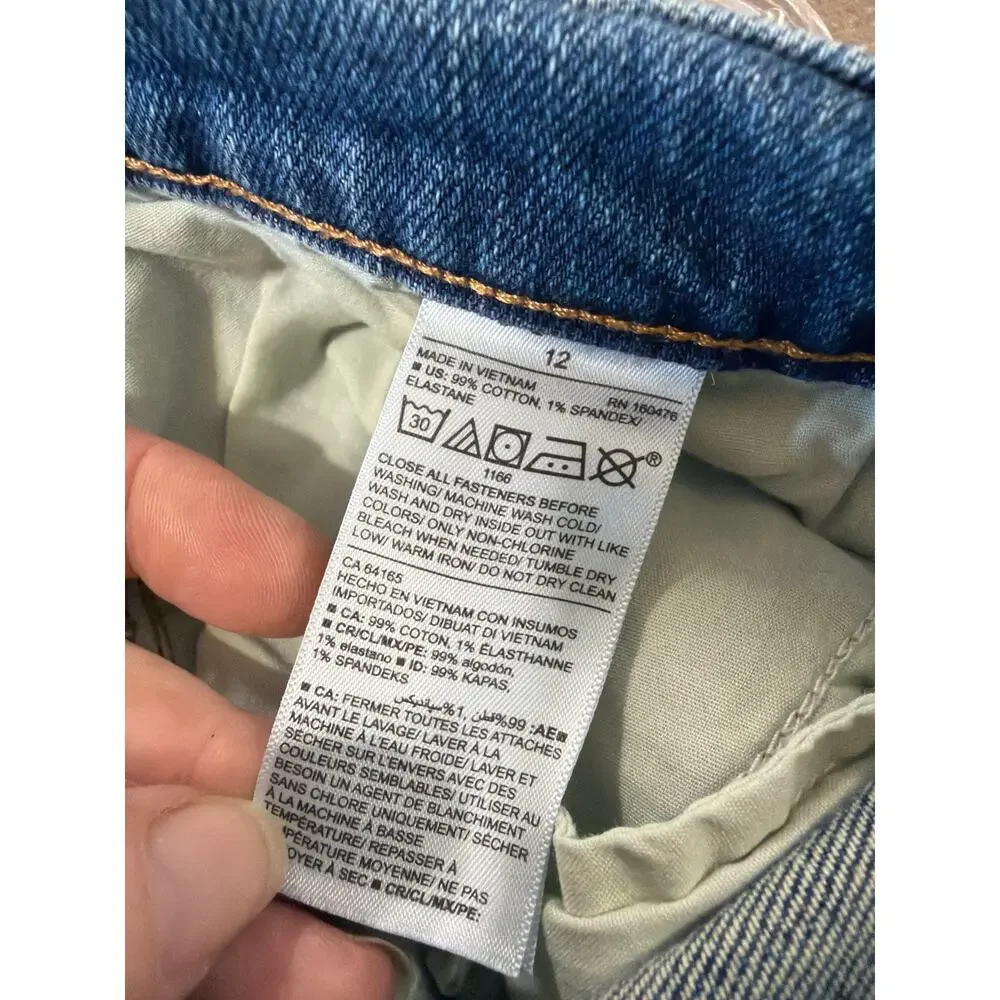 Old Navy Boyfriend Mid-Rise Crop jeans women's size 12 distressed